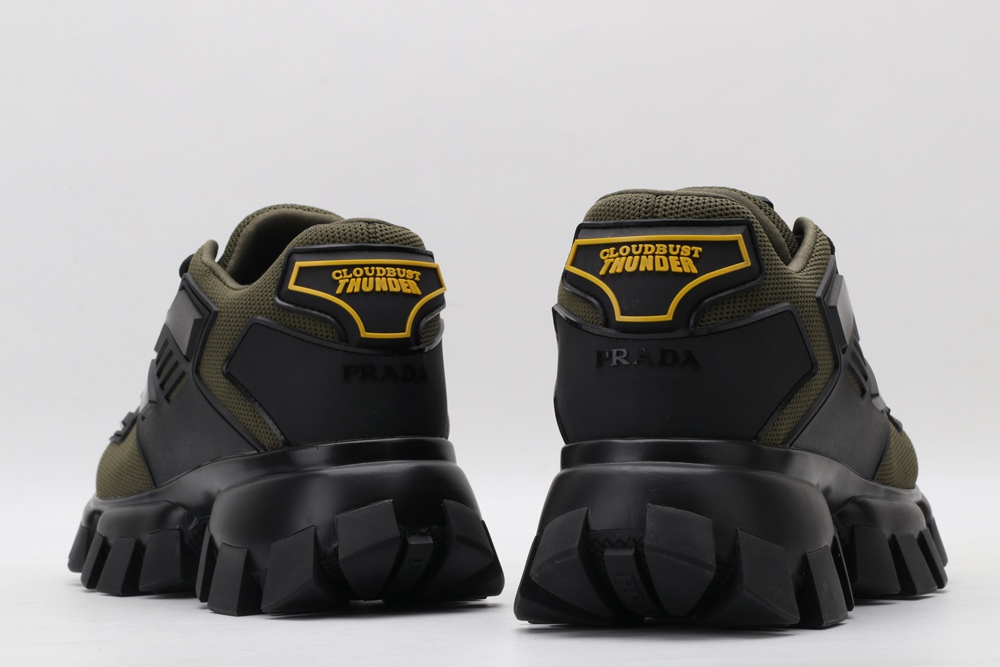 P*rada SNEAKER